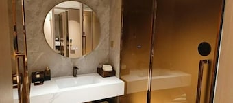 Dragon City International Hotel