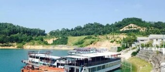 Dragon City International Hotel