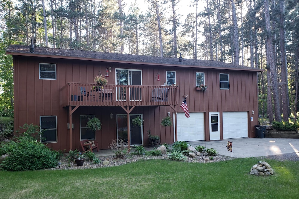 Lake Country Home in the Pines Is A Relaxing Vacation Getaway
