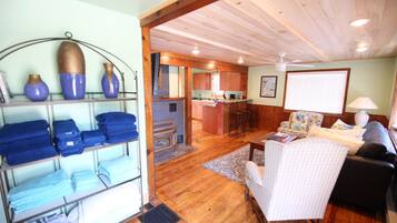 Télévision, cheminée