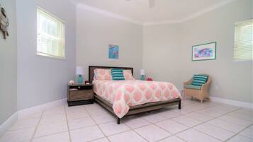 2 slaapkamers, een bureau, een strijkplank/strijkijzer, wifi