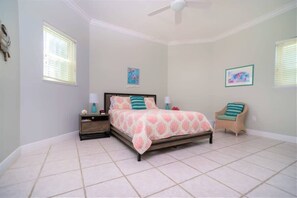 2 Schlafzimmer, Schreibtisch, Bügeleisen/Bügelbrett, WLAN