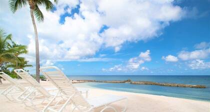 Spacious 2-Bedroom 2-Bathroom Beachfront Condo with Heated Pool