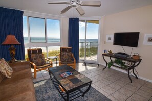 Living area - 2 bedroom oceanfront in Crescent Beach. Enclosed pool. (North Myrtle Beach)