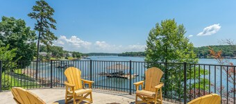 Lake Life 105: 5  BR, 3.5  BA House in Arley, Sleeps 16