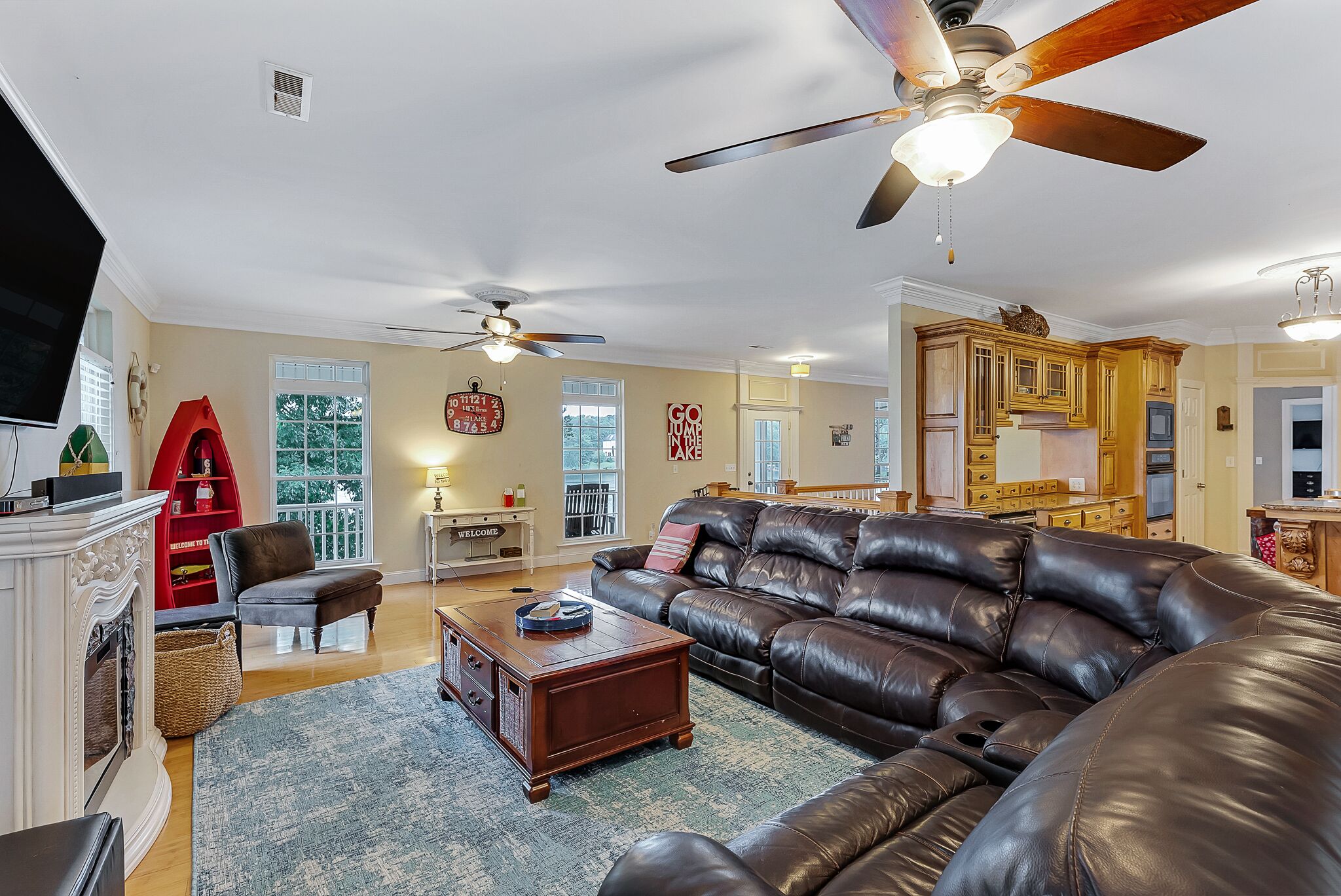 Private Pool overlooking the lake! Game Room and more!