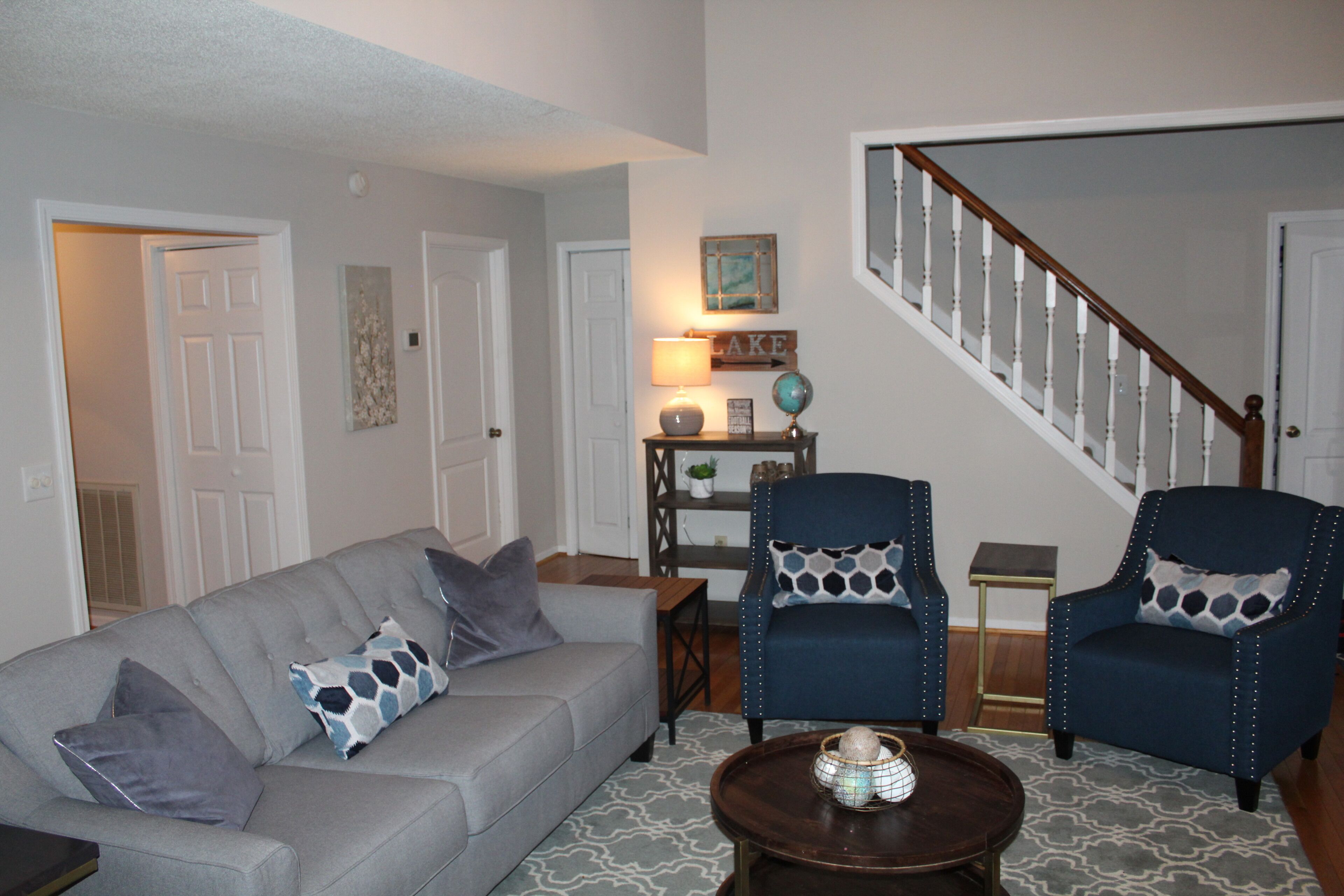 Cape Cod Charmer w/Fire Pit 4BR/3.5BA on Lake Hartwell, near Anderson & Clemson!