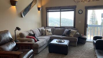 Smart-TV, Kamin, Videospiele, DVD-Player