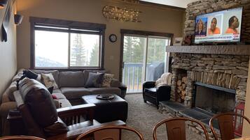 Smart TV, fireplace, video games, DVD player