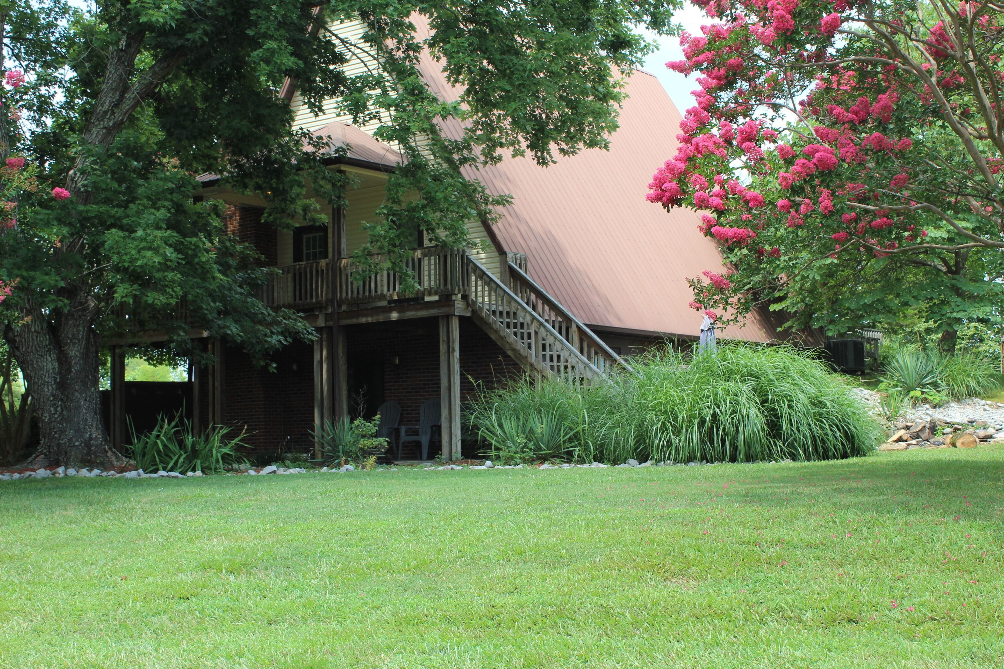 Lake Cumberland Vacation Home, Overlooking Private Fishing Pond