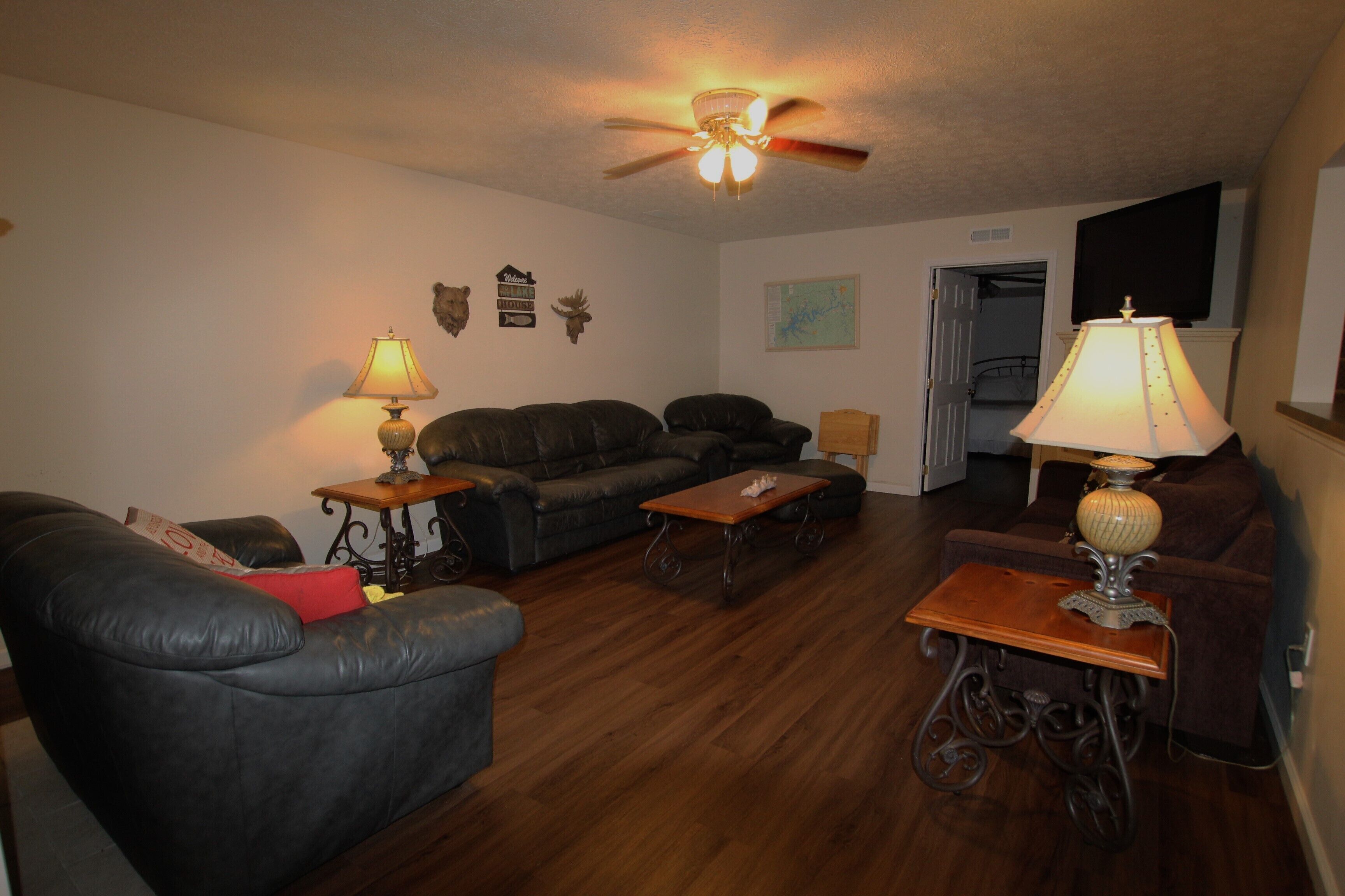 Lake Cumberland Vacation Home, Overlooking Private Fishing Pond