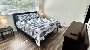 2 slaapkamers, een kluis op de kamer, een strijkplank/strijkijzer