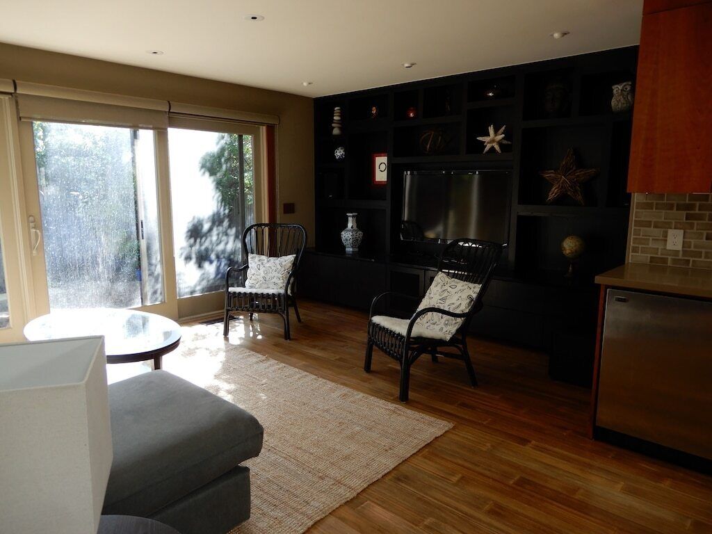 Luxury Moss Beach Retreat w/Hot Tub and stones throw to the Beach and Reserve