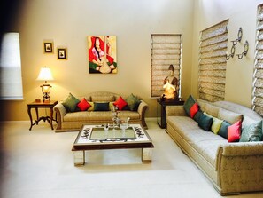 TV, fireplace, DVD player, stereo