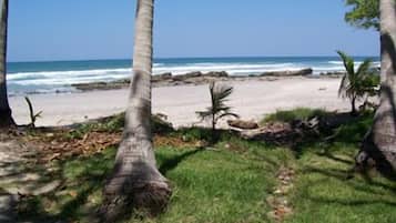 Na praia, toalhas de praia