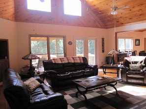 Smart TV, fireplace, DVD player