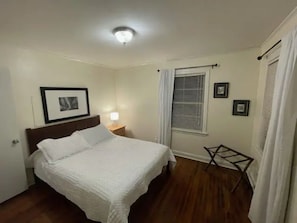 4 bedrooms, desk, iron/ironing board, free WiFi - Mid Century Modern Retreat in North Augusta (North Augusta)