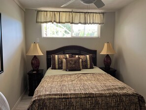 2 bedrooms, iron/ironing board, free WiFi, bed sheets - Tropical Garden End Unit A/C with Ocean & sunset Views! Walk to Keawakapu Beach! (Kihei)