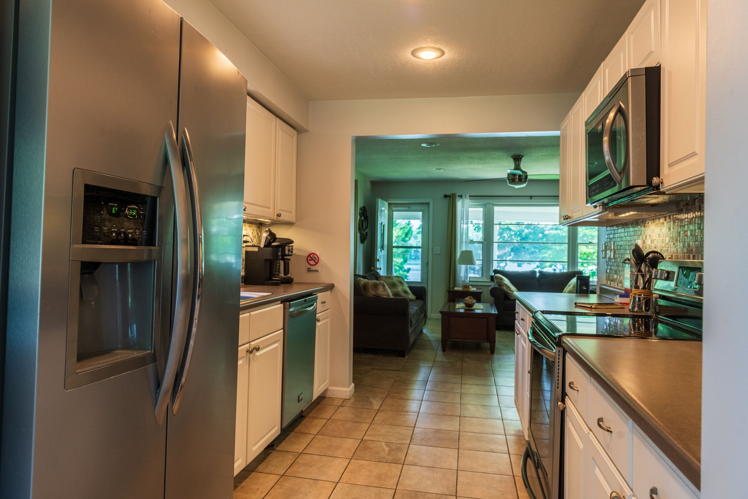 Kylskåp, mikrovågsugn, ugn och spishäll