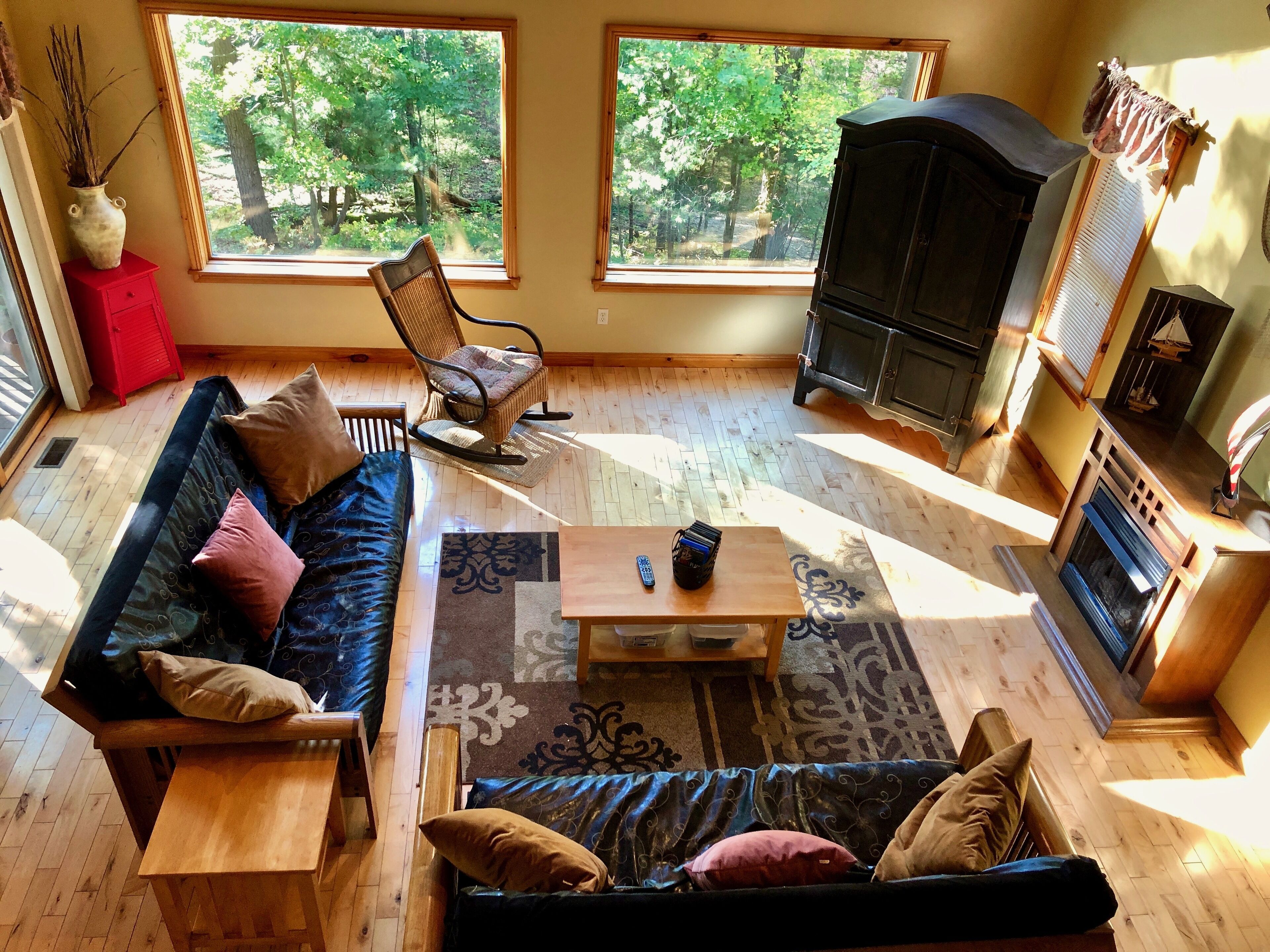 OPEN ALL YEAR! PontoonBoat! SANDY FRONTAGE! Kayaks! NEXT TO SLEEPING BEAR NLS