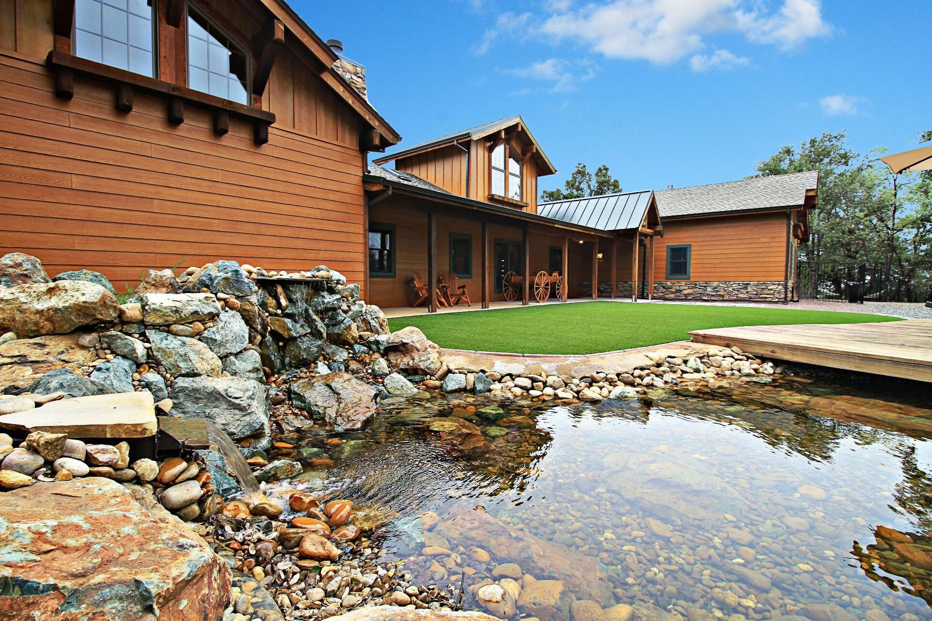 Dog-Friendly Guest House on 60 Acres – Views, Pond, Trails, Hot Tub & More!