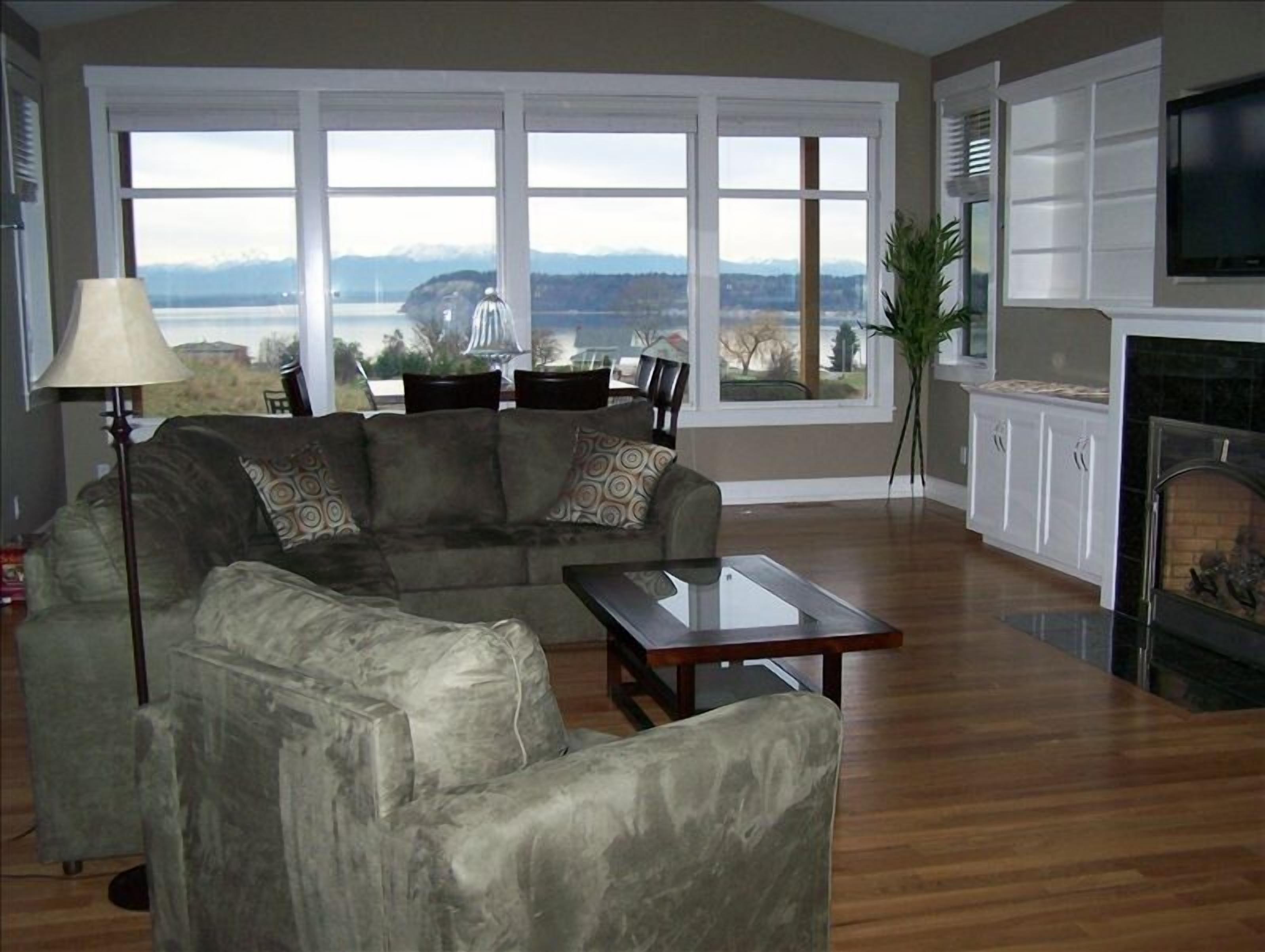 Westside Views Overlooking Useless Bay