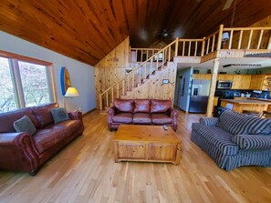 TV, DVD player, stereo - Hamley-Lakefront Retreat is Located on 145 Peaceful Acres (Rogers)