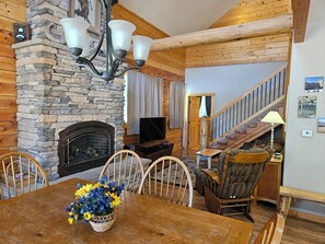 Dining - Closed to the Hot Springs and fishing The Bighorn Lodges!! (Nathrop)