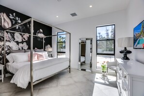 4 chambres, fer et planche à repasser, lit parapluie, Wi-Fi gratuit