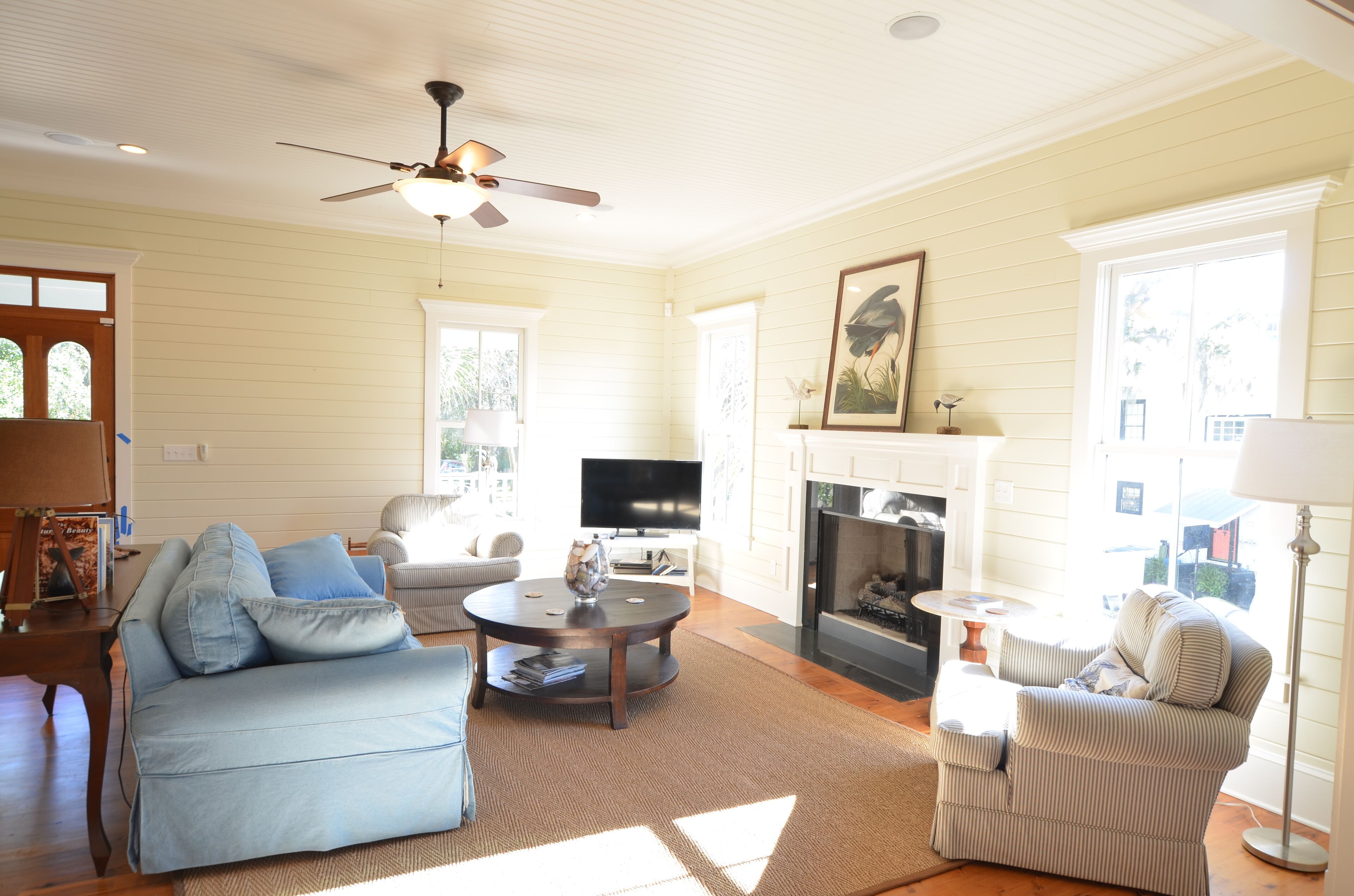 Lovely 4BR Waterfront Home in Historic District