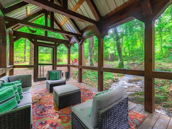 Terrace/patio - Babbling Brook - 10 Minutes from Downtown Blue Ridge (Blue Ridge)