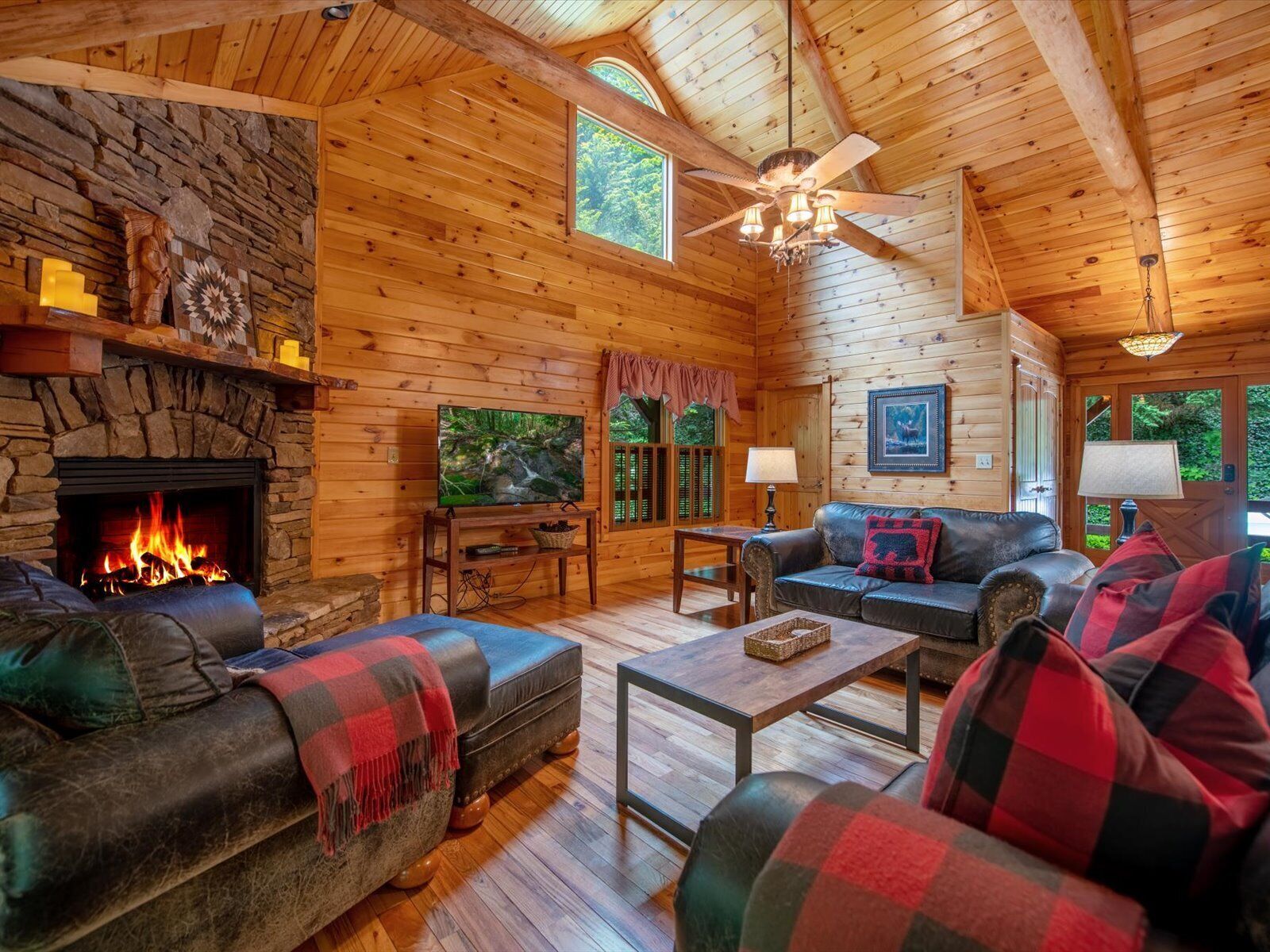 Babbling Brook - 10 Minutes from Downtown Blue Ridge