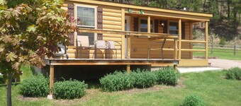 American Pines Cabin, 5 Miles from Mt. Rushmore!