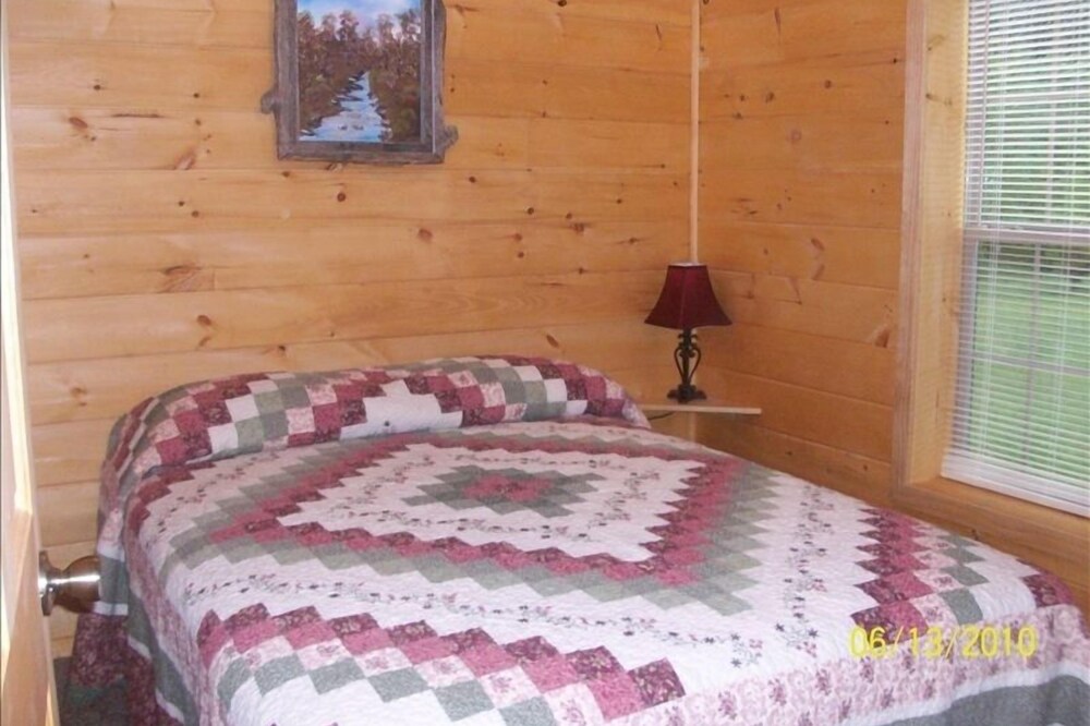 American Pines Cabin, 5 Miles from Mt. Rushmore!