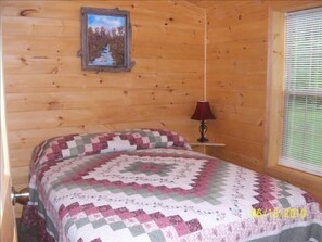 2 bedrooms, iron/ironing board, travel cot, free WiFi