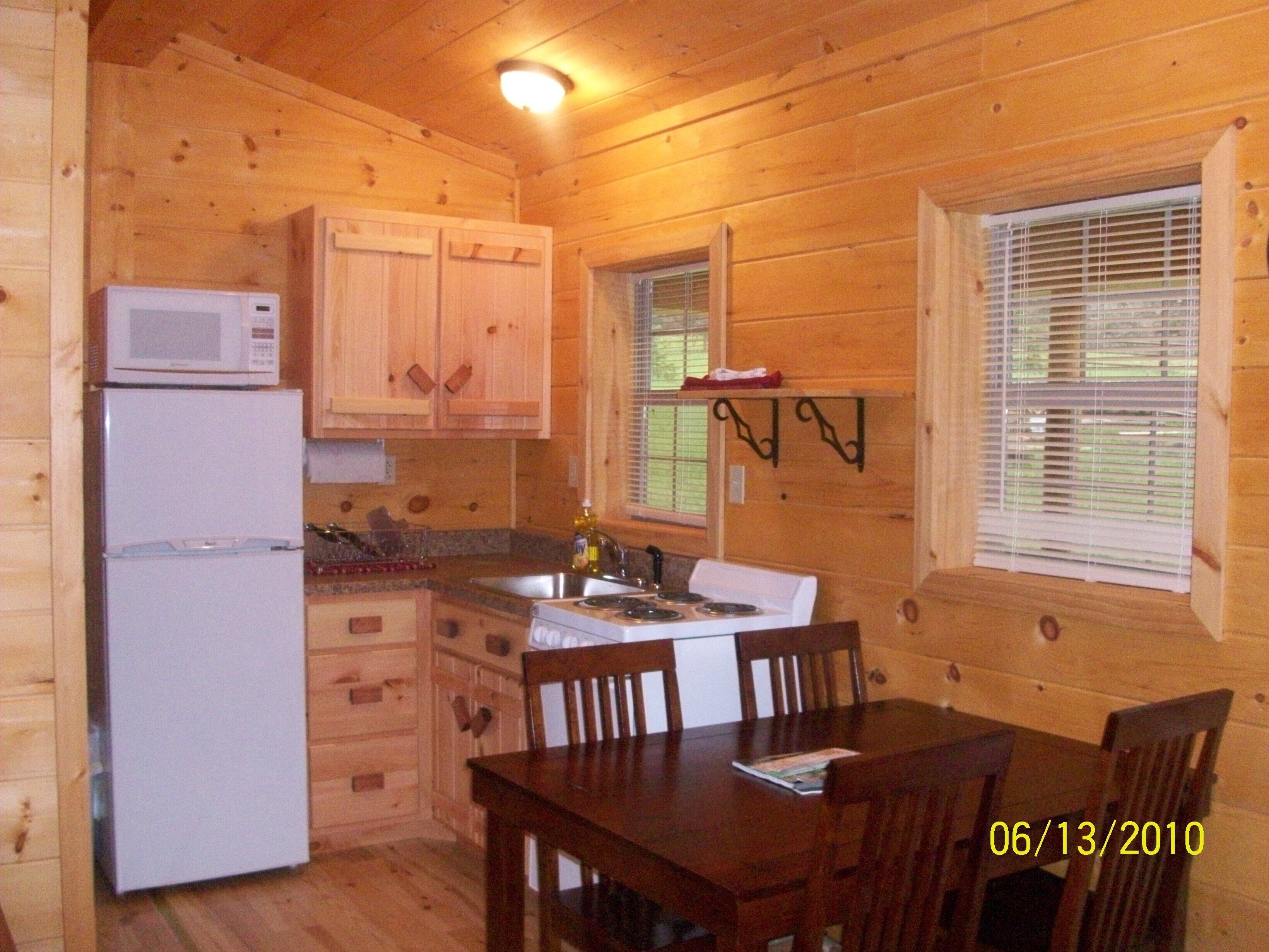 冰箱、微波炉、烤箱、炉灶