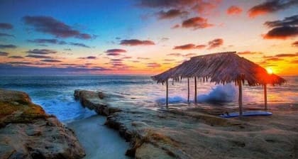 Täysin remodeled La Jollan mökki Windansea Beachillä. Yksityinen patio, lemmikkieläinystävällinen, ILMAINEN WIFI, ilmastointi