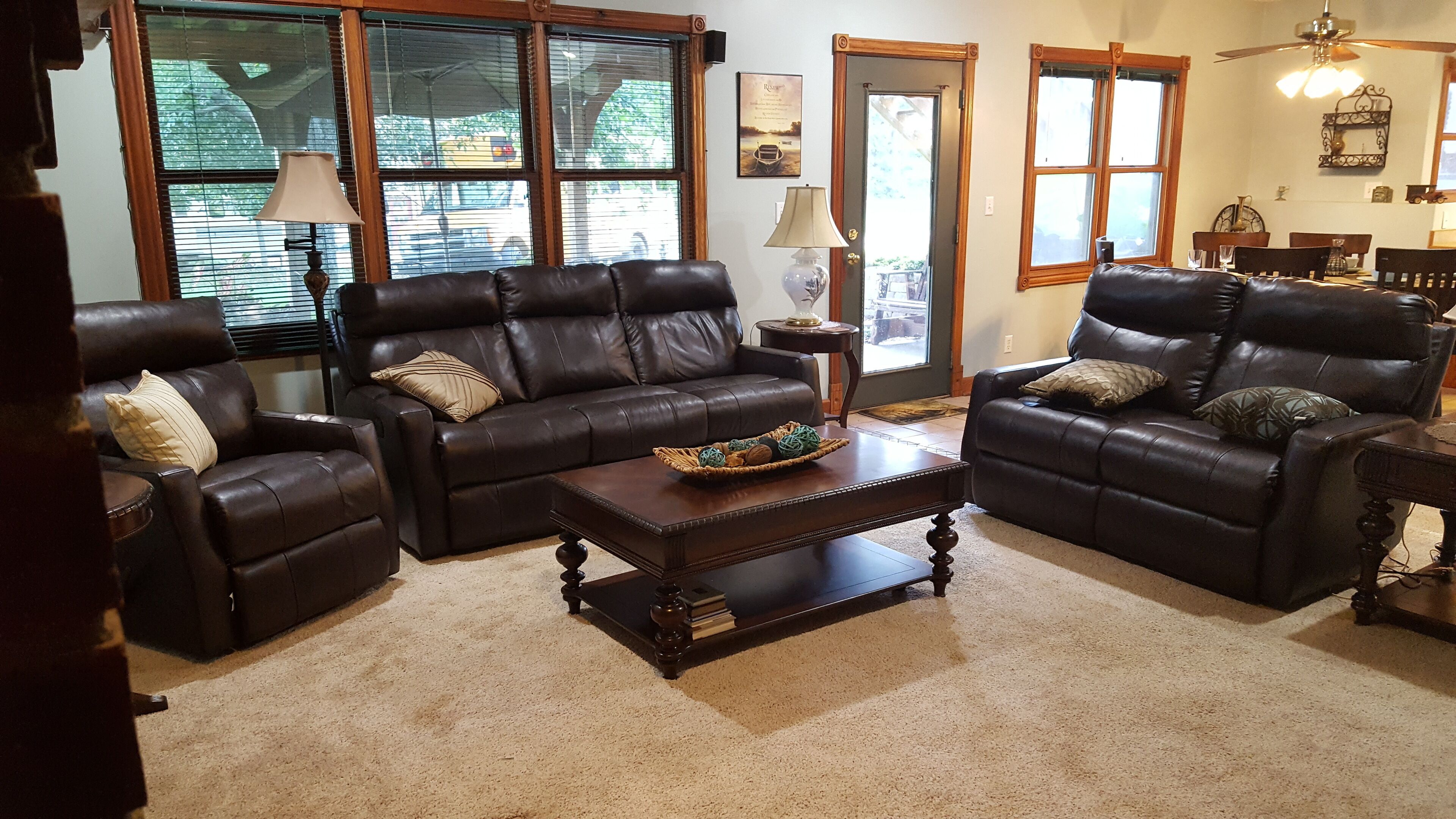 SECLUDED, INVITING 2 BEDROOM no stairs, no cleaning fee