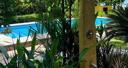 Costa Rican life! Beautiful Oceanfront with Pool!