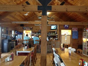 Dining - HONEYHOLE 3BR.  Beautiful, spacious, and best of all...NO BUNK BEDS! (Venice)