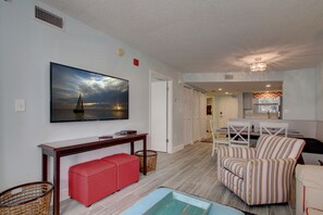 TV, books - Family Friendly Condo: Building is DIRECTLY on Gulf!  (St. Pete Beach)