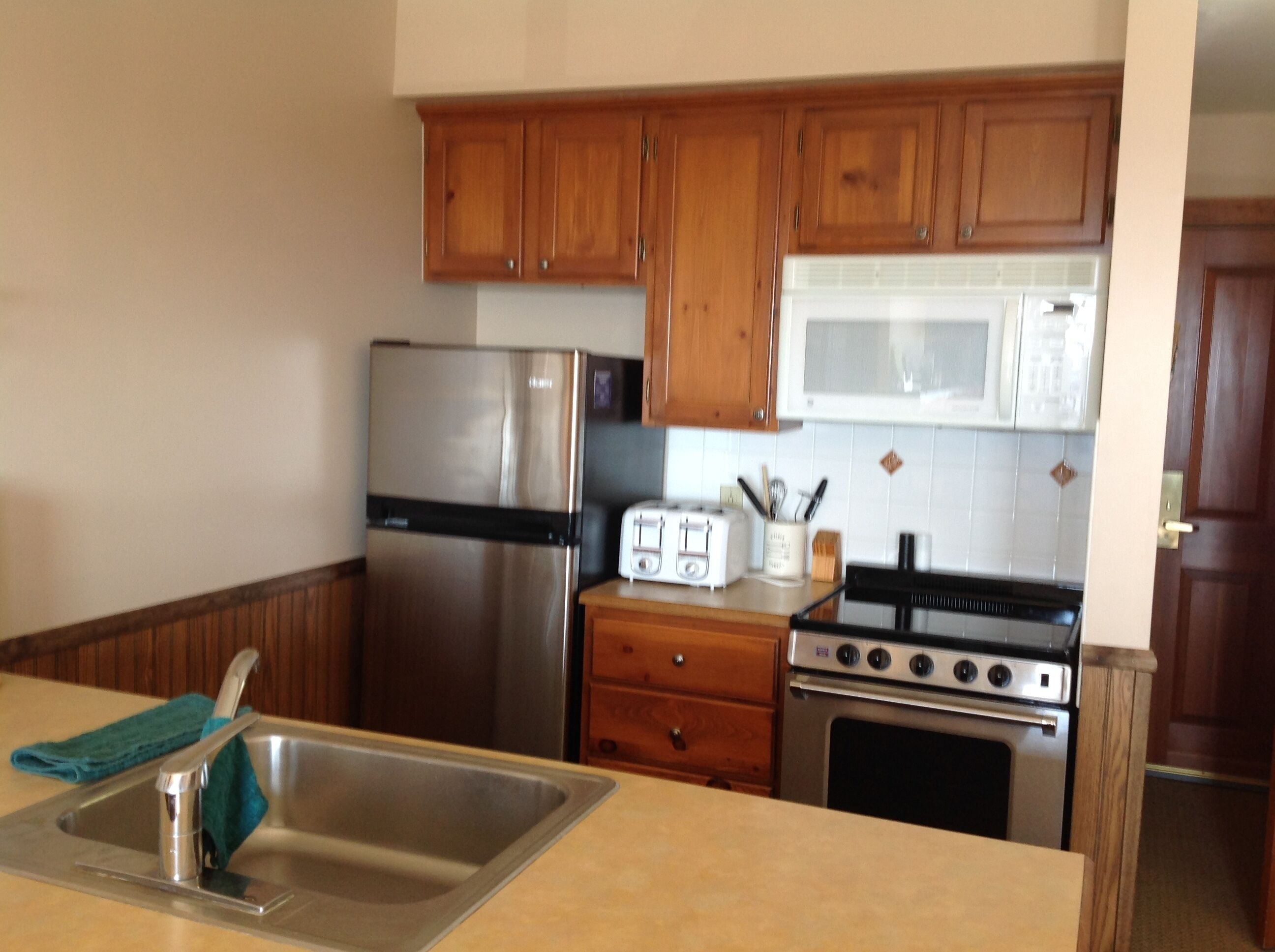 Rimfire Lodge -Deluxe Full Studio with Full Kitchen, Sleeps 4