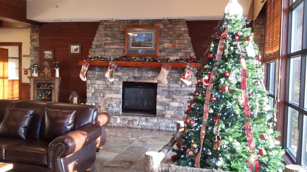 Rimfire Lodge 307 - Deluxe Full Studio With Full Kitchen, Sleeps 4 - Snowshoe, WV