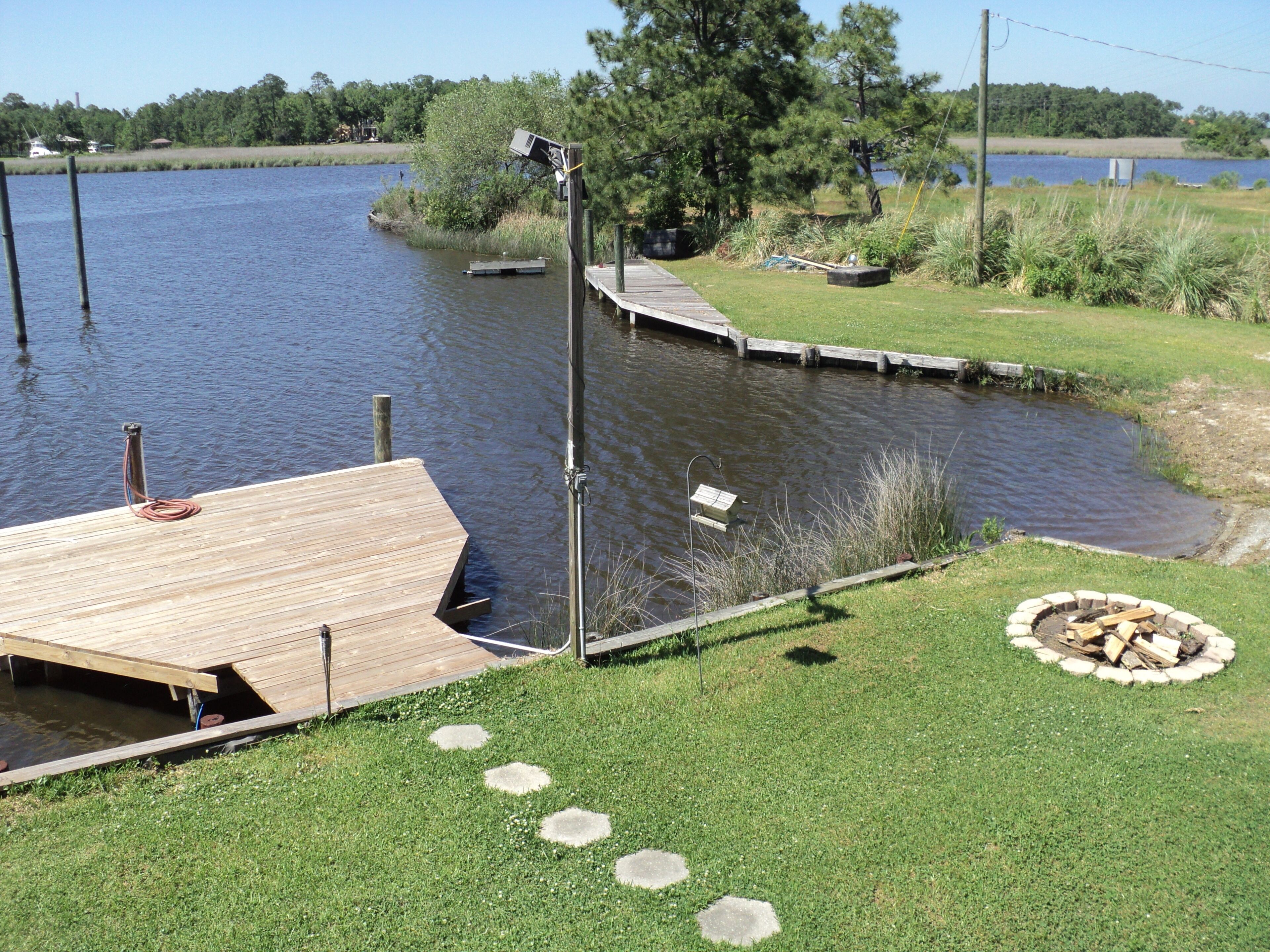 House with boat launch and fishing pier - 1 mile to the beach!!!