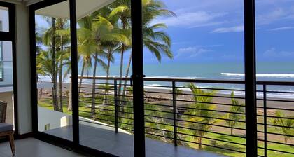 BEACHFRONT 3-Zimmer-Haus in Wohnanlage.