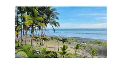 BEACH & OCEANFRONT stunning 6-bedroom home. Newly remodeled 2nd floor addition!