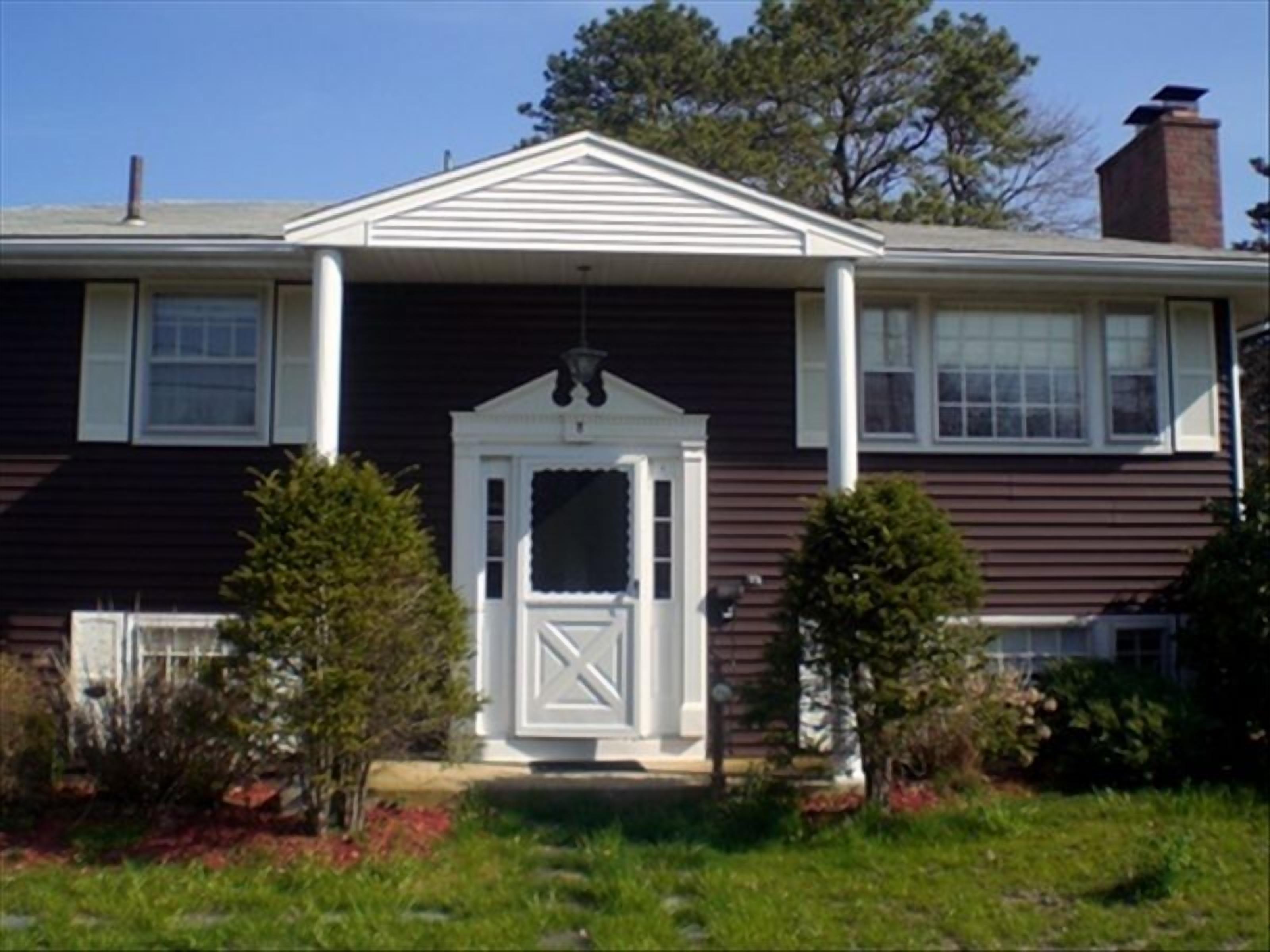 Raised Split Ranch Single House in South Dennis.