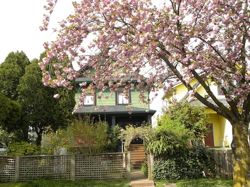 Beautiful Victorian Home - Central Vancouver!