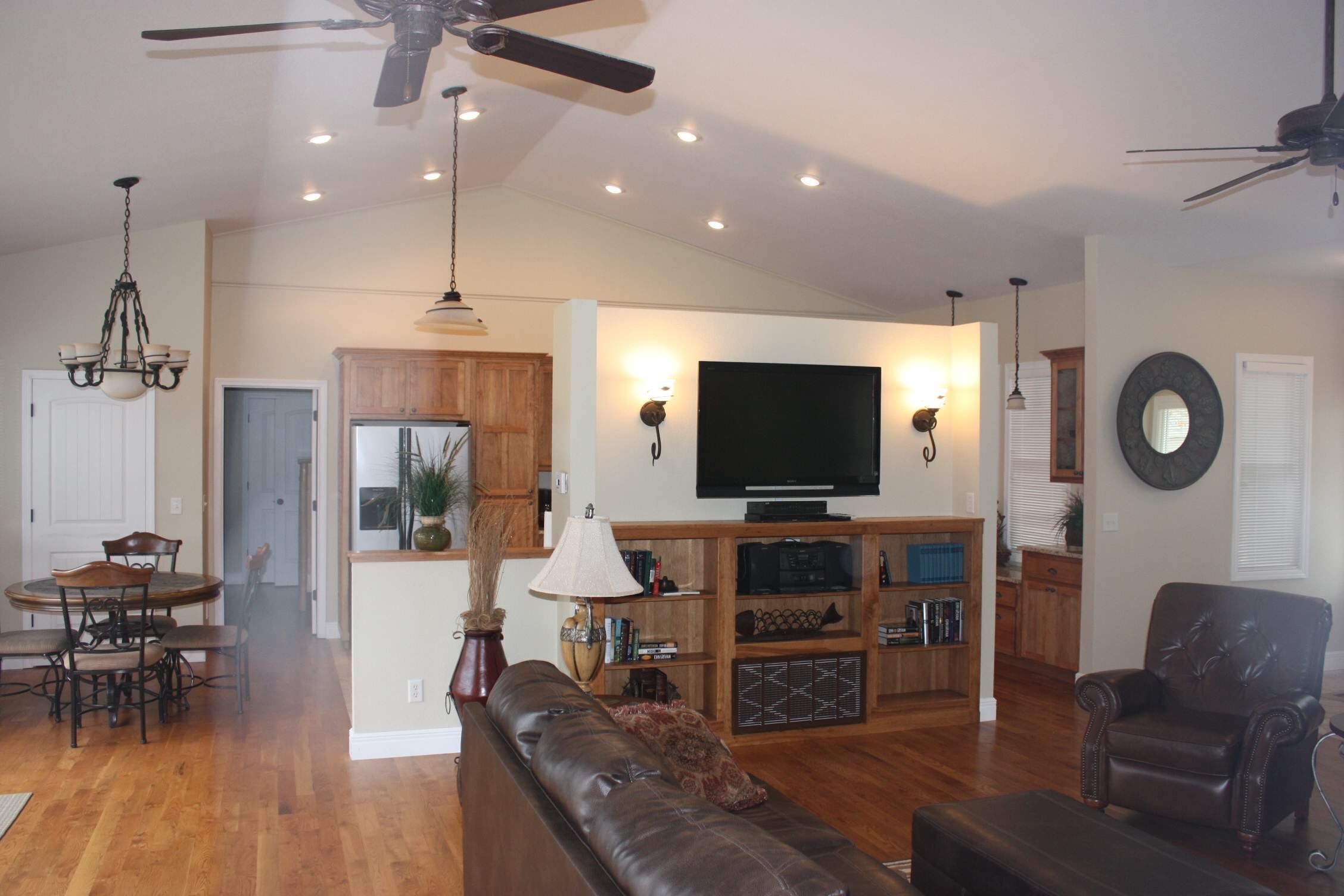 3BR. 2.5 bath in Cotter on the White River - Best Fishing area with awesome view