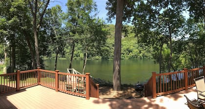 On the banks of the White River with beautiful views and the best fishing area